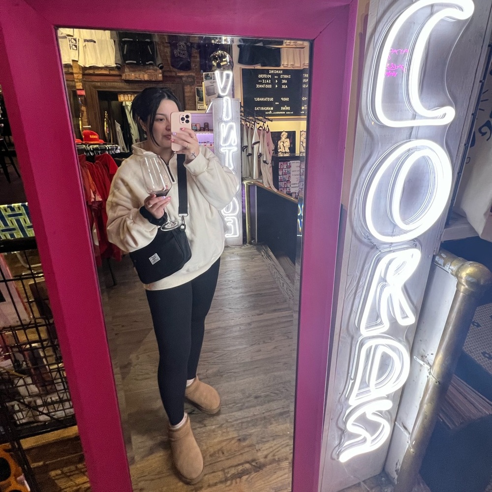 Meet your Posher, Nicole